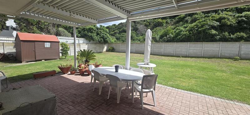 4 Bedroom Property for Sale in Outeniqua Strand Western Cape